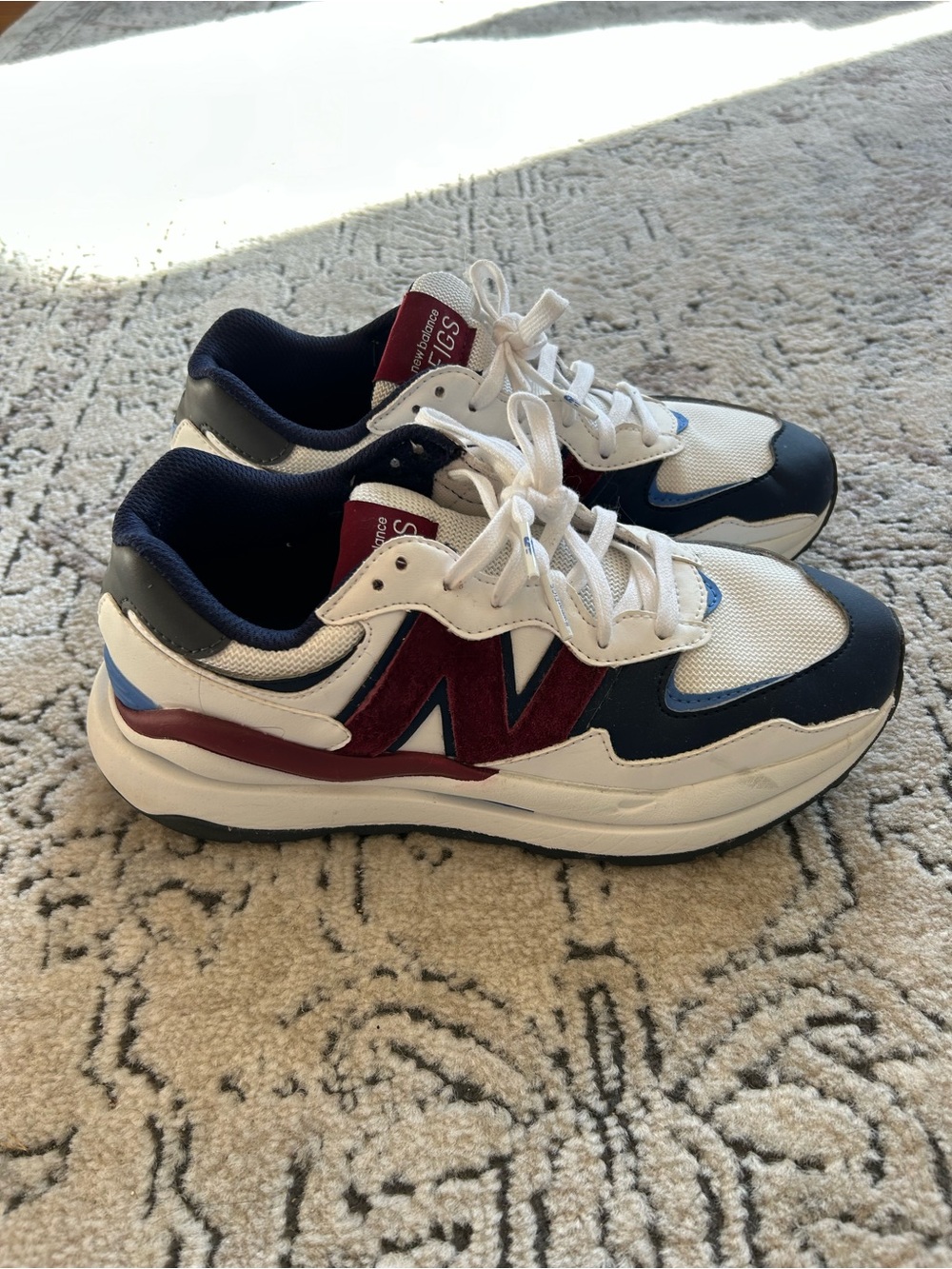 New Balance low-top sneakers in White, Navy & Burgundy